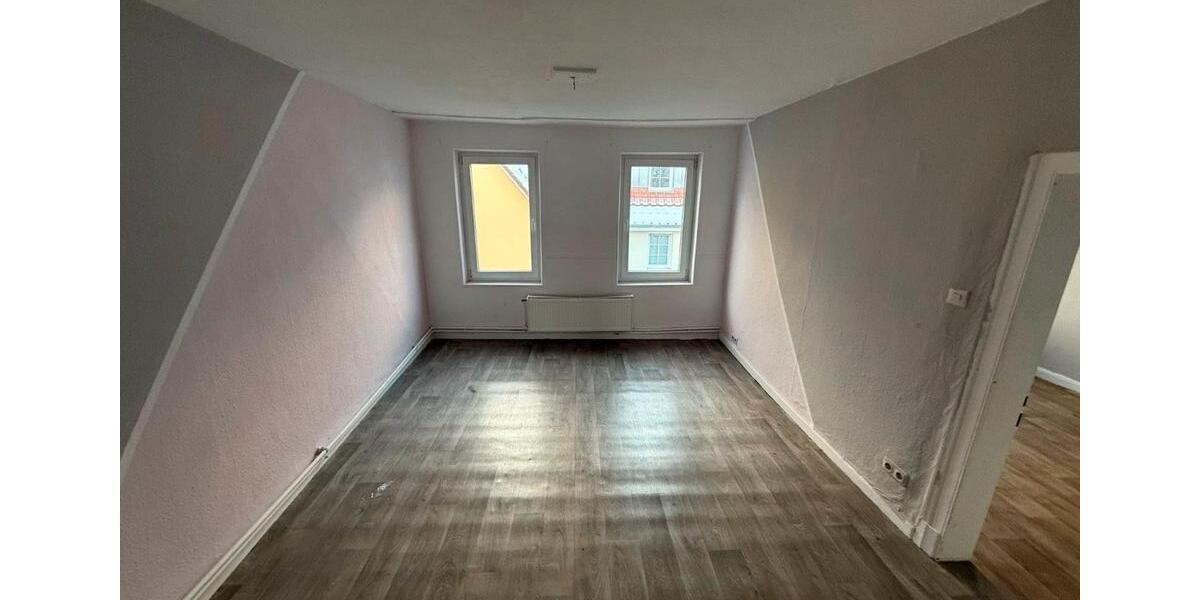 Dachgeschoßwohnung Bückeburg - 5 Zimmer, 130 m&sup2;, 790&euro; | Angebot:26220573