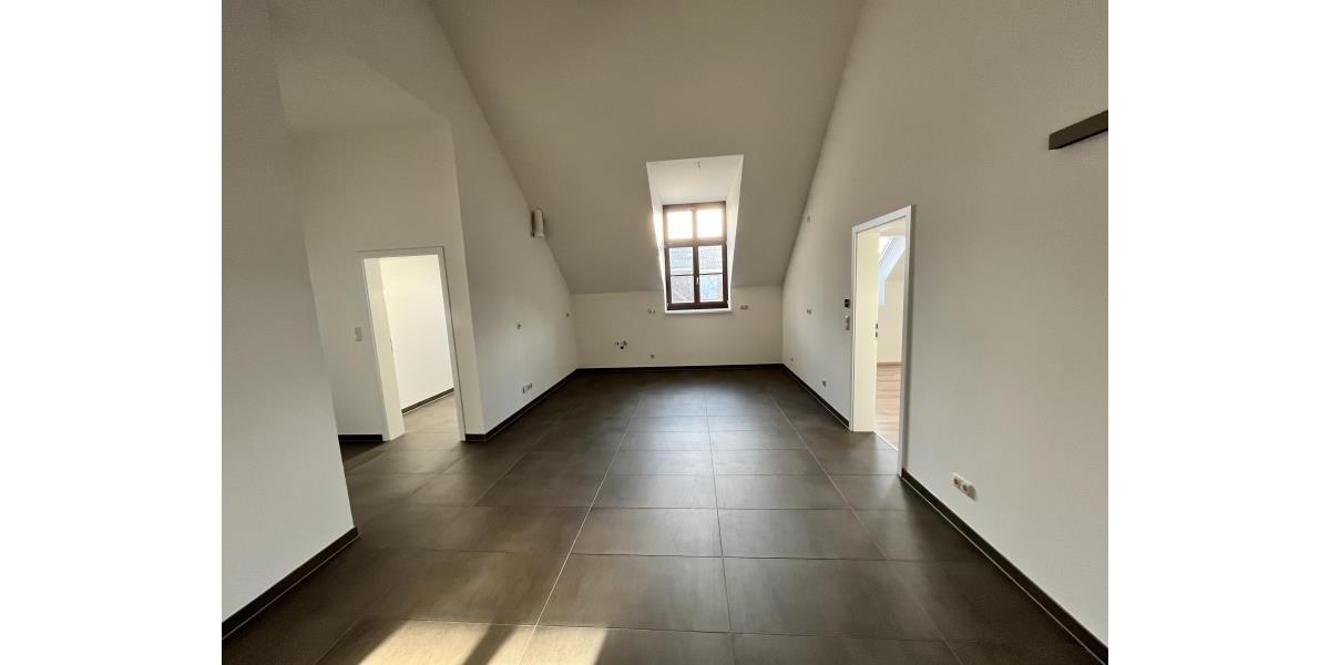 Etagenwohnung Frankenberg (Sachsen) - 5 Zimmer, 196 m&sup2;, 1.400&euro; | Angebot:26646285