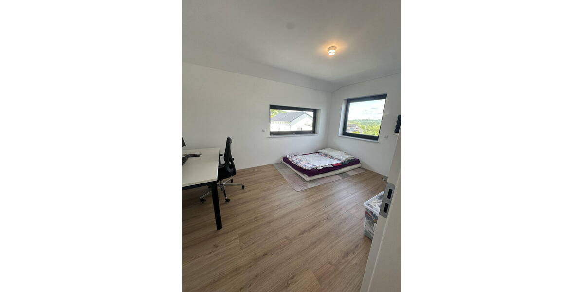 Einfamilienhaus Sankt Katharinen (Landkreis Neuwied) - 7 Zimmer, 180 m&sup2;, 2.400&euro; | Angebot:26806002