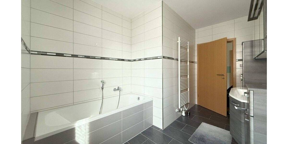 Einfamilienhaus Wiesenau - 3 Zimmer, 140 m&sup2;, 1.300&euro; | Angebot:23518362