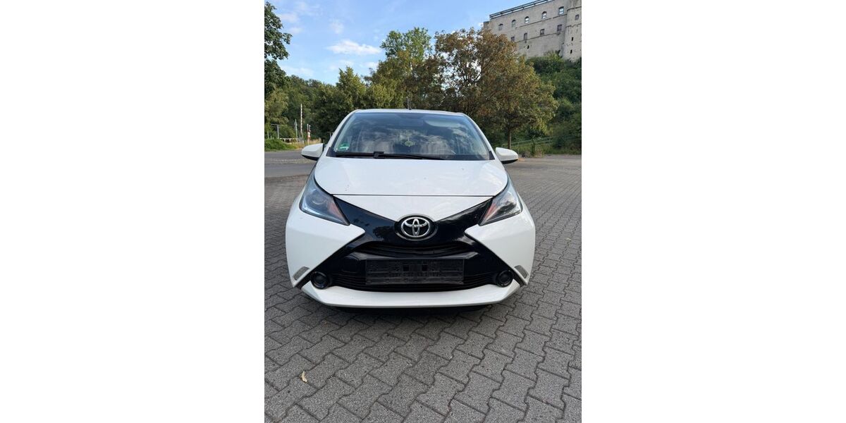 Toyota Aygo (X) 73.227 km 6.000 &euro; Löhnberg 35792