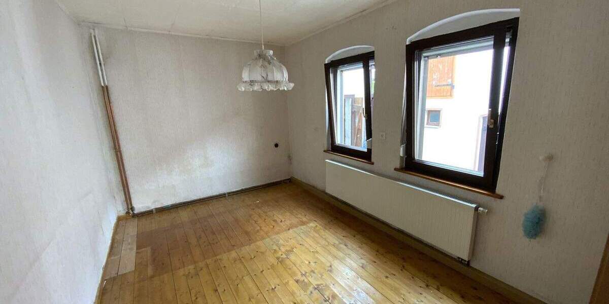 Einfamilienhaus Grabfeld Nordheim - 5 Zimmer, 100 m&sup2;, 85.000&euro; | Angebot:25730490
