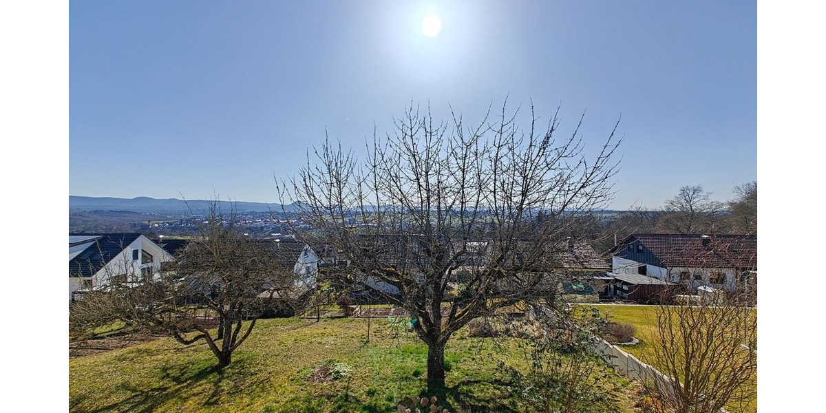 5-Zimmer Wohnung in Pliezhausen inkl. Balkon, Garten und Garage - 5- Pliezhausen | Angebot:25391039