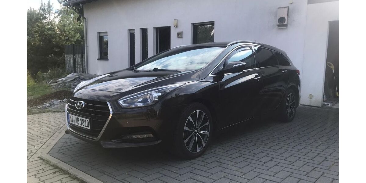 Hyundai i40 170.000 km 8.900 &euro; Hüllhorst 32609