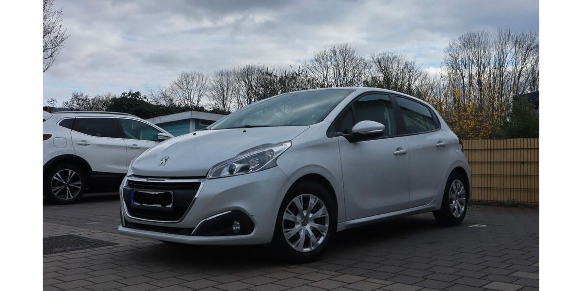 Peugeot 208 150.000 km 7.250 &euro; Bonn 53119