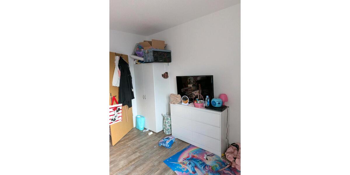 Etagenwohnung Eisenhüttenstadt - 4 Zimmer, 70 m&sup2;, 661&euro; | Angebot:26208801