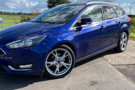 Ford Focus 121.500 km 7.400 € Heist 25492