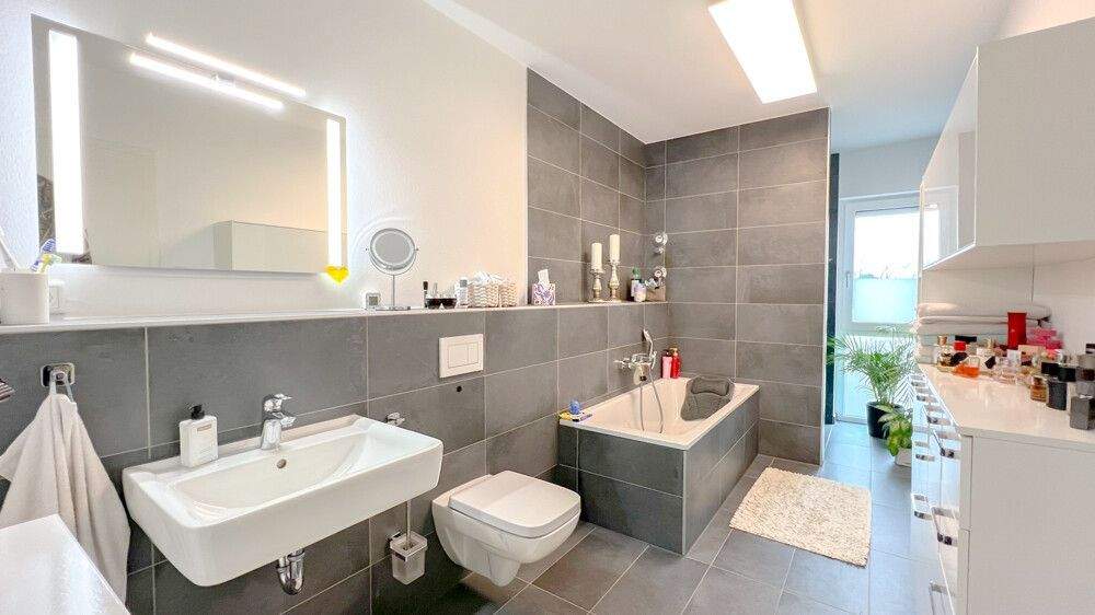 Etagenwohnung Oberasbach Kreutles - 4 Zimmer, 111 m&sup2;, 1.575&euro; | Angebot:25051163