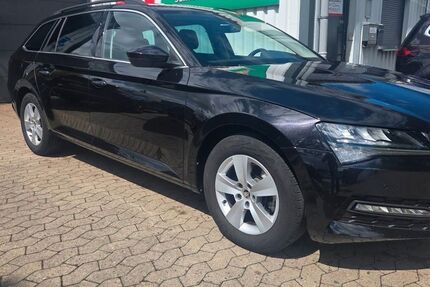 Skoda Superb 24.100 km 28.699 &euro; Garbsen bei Hannover 30827