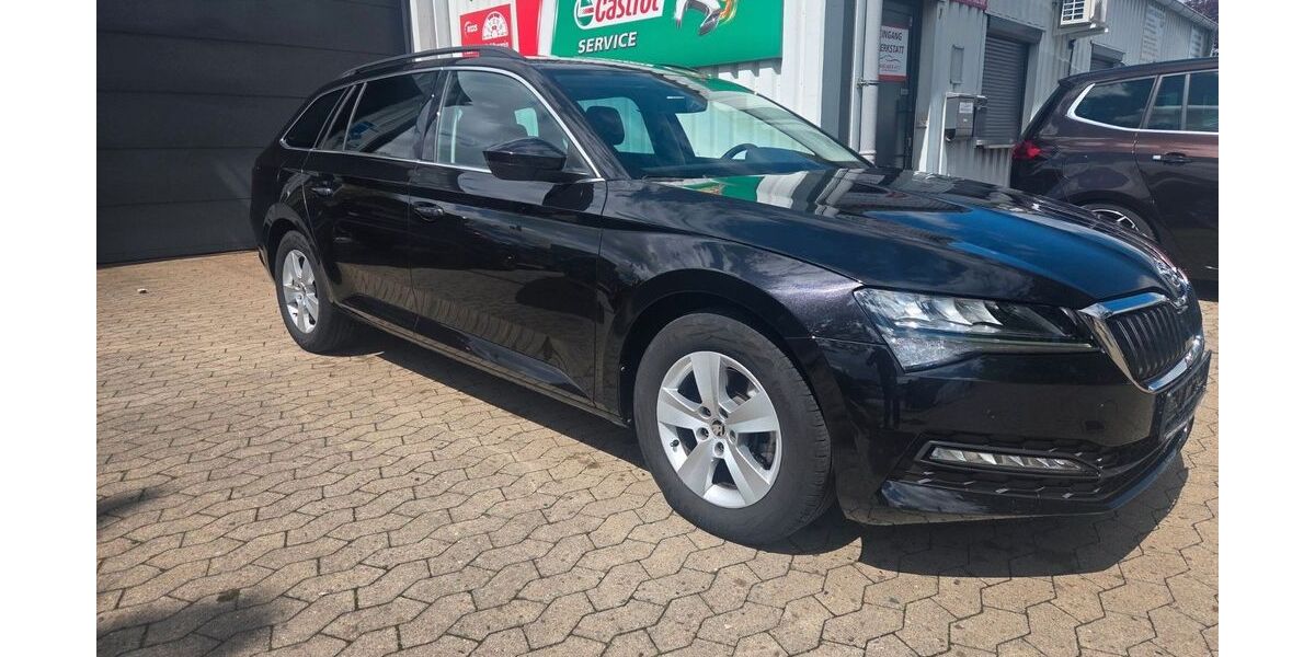Skoda Superb 24.100 km 28.699 &euro; Garbsen bei Hannover 30827
