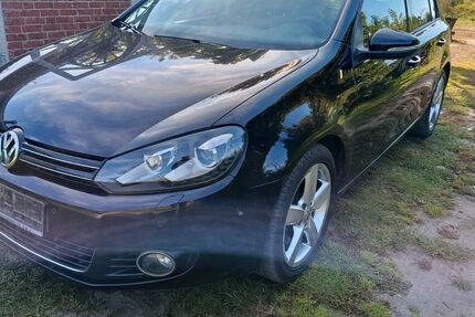 VW Golf 176.000 km 8.800 € Bandenitz 19230
