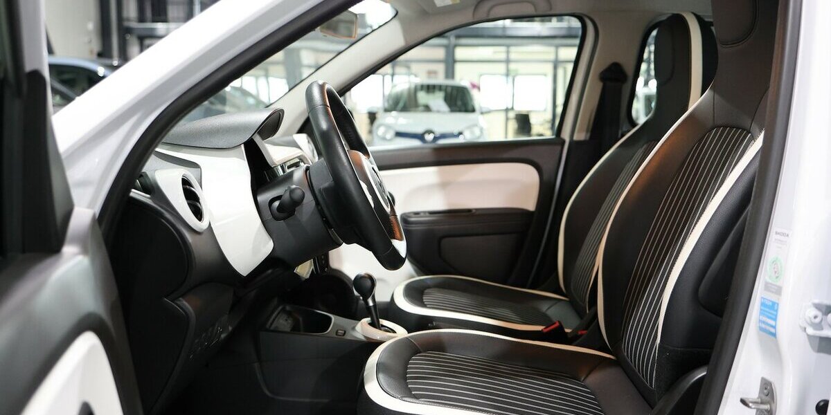 Renault Twingo INTENS ELECTRIC SPURHALTE, LEDER, KAMERA 14.000 km 13.300 &euro; Hamm 59077