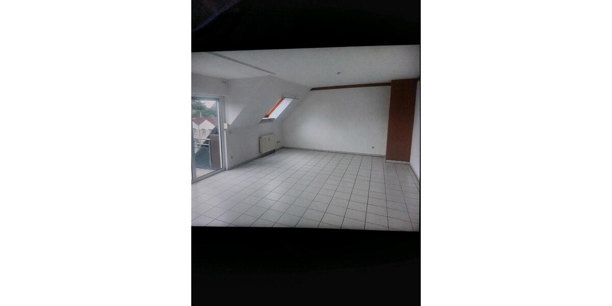 Helle moderne Dachgeschosswohnung 3 zimmer