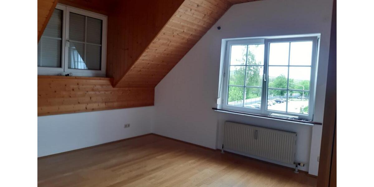 Dachgeschoßwohnung Vilshofen an der Donau - 2 Zimmer, 75 m&sup2;, 520&euro; | Angebot:24829115