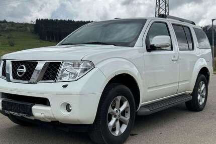 Nissan Pathfinder 179.201 km 7.880 &euro; Spaichingen 78549