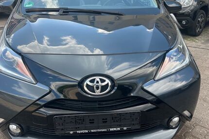 Toyota Aygo (X) 94.000 km 6.690 € Berlin 13581