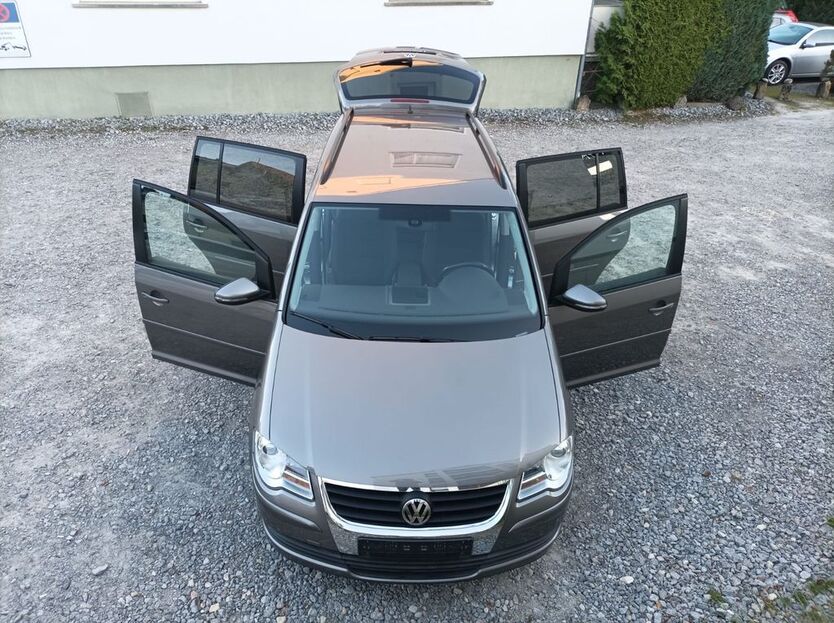 VW Touran 187.299 km 6.290 € Böblingen 71032