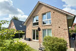 Zentrumsnah gelegen - Modern ausgestattetes Einfamilienhaus mit Garten und Stellplatz in 2. Reihe