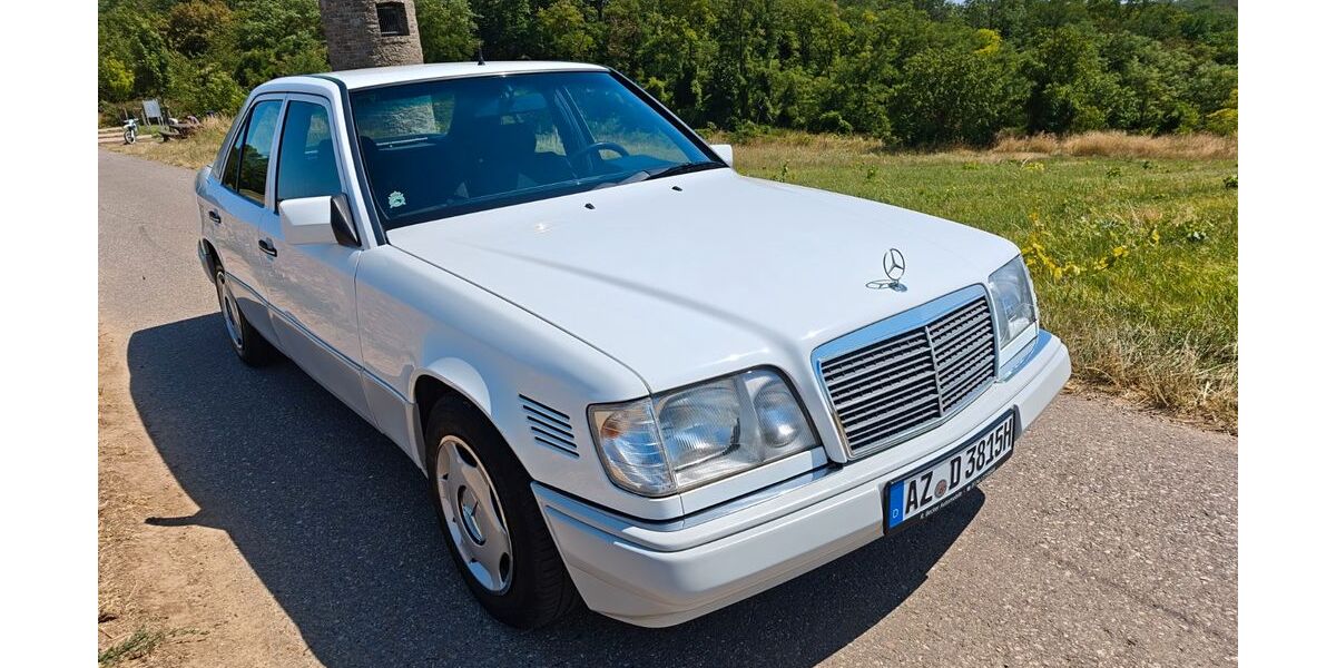 Mercedes-Benz E 300 218.000 km 14.900 &euro; Wallertheim 55578