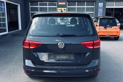 VW Touran 152.064 km 12.299 &euro; Bad Kötzting 93444