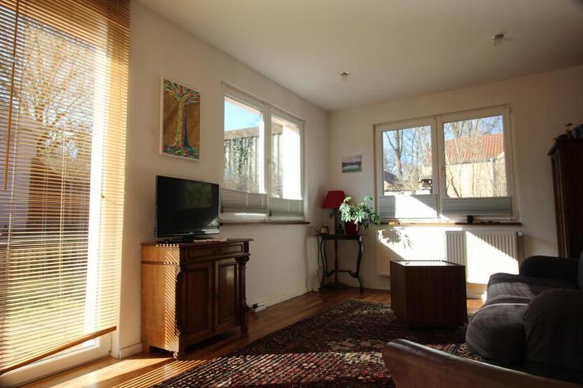 Schöne, Wohnung mit Terrasse und Garten