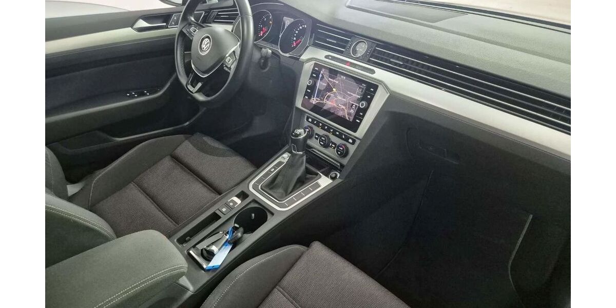 VW Passat Variant 62.439 km 17.990 &euro; Ahrensburg 22926