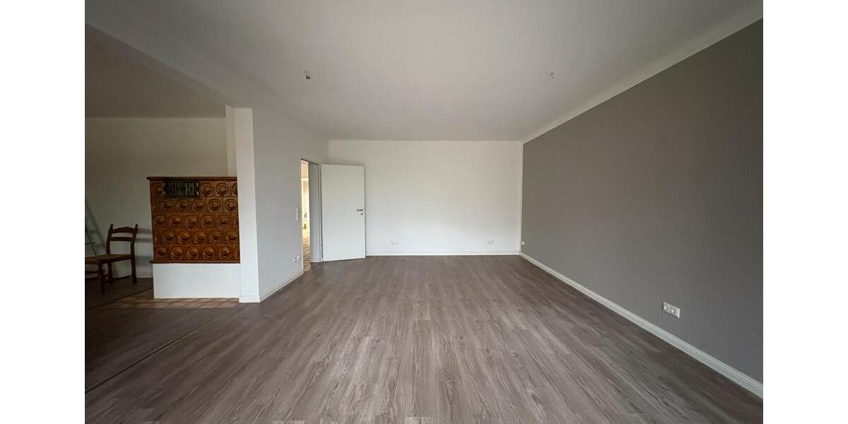 Erdgeschoßwohnung Rosengarten - 2 Zimmer, 82 m&sup2;, 1.075&euro; | Angebot:25391466