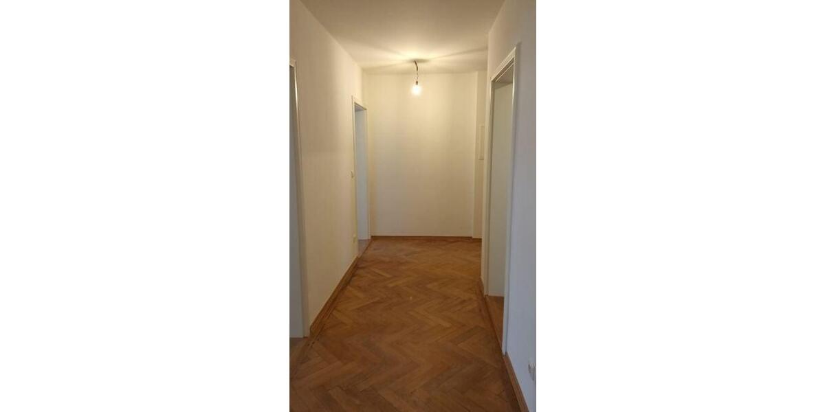 Dachgeschoßwohnung München Schwanthalerhöhe - 1 Zimmer, 100 m&sup2;, 750&euro; | Angebot:25959532