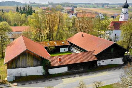 Denkmalgeschützter Vierseithof mit Dorfanbindung in Gangkofen 13 zimmer
