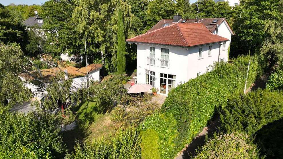 Haus zum Kaufen in Wiesbaden 1.790.000 € 346 m²