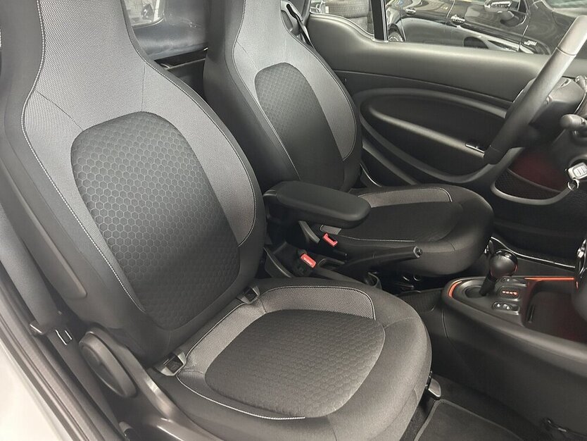 ForTwo EQ CABRIO EXCLUSIVE-22KW-RÜCKFAHRKAMERA