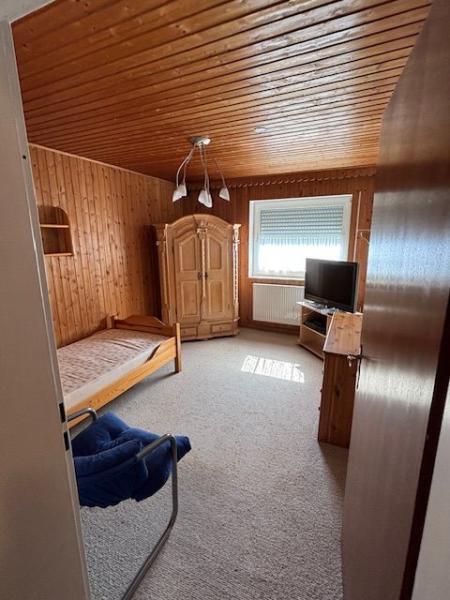 ObjNr:19677 - Gepflegtes Zweifamilienhaus Mehrgenerationenhaus am Ortsausgang 6 zimmer