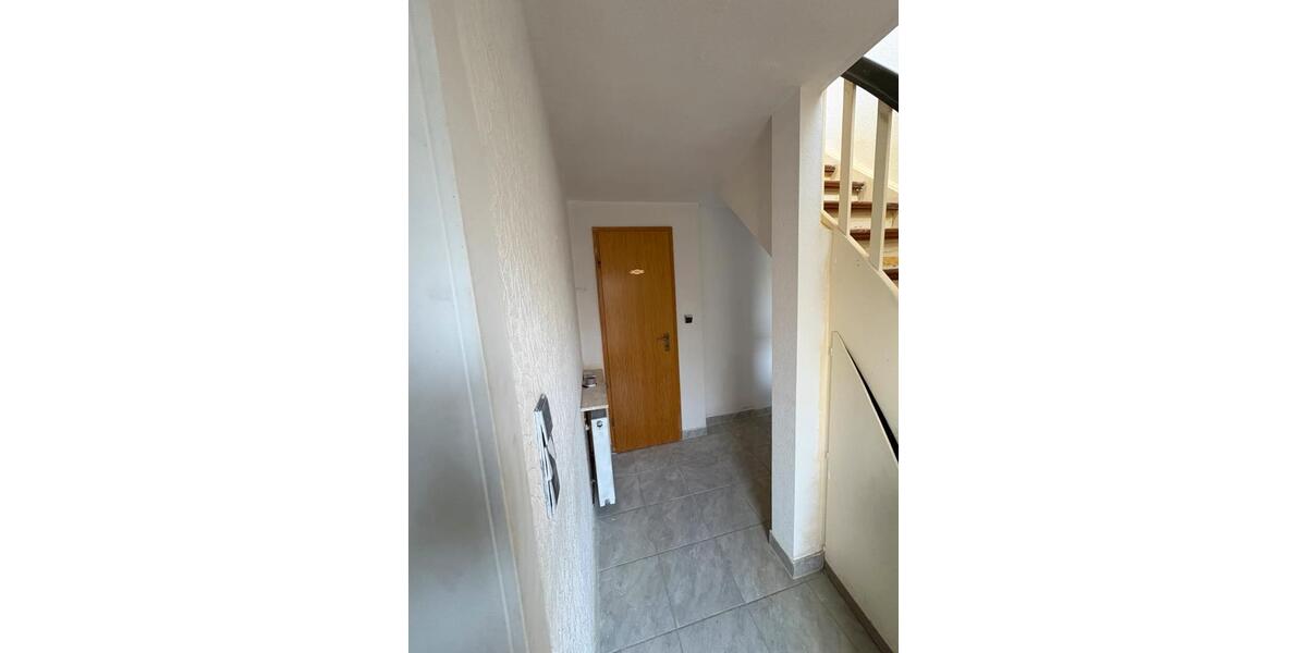 Doppelhaushälfte Bad Pyrmont - 4 Zimmer, 102 m&sup2;, 910&euro; | Angebot:26040583