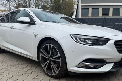 Opel Insignia 81.362 km 15.900 &euro; Frankfurt am Main / Bergen-Enkheim 60388