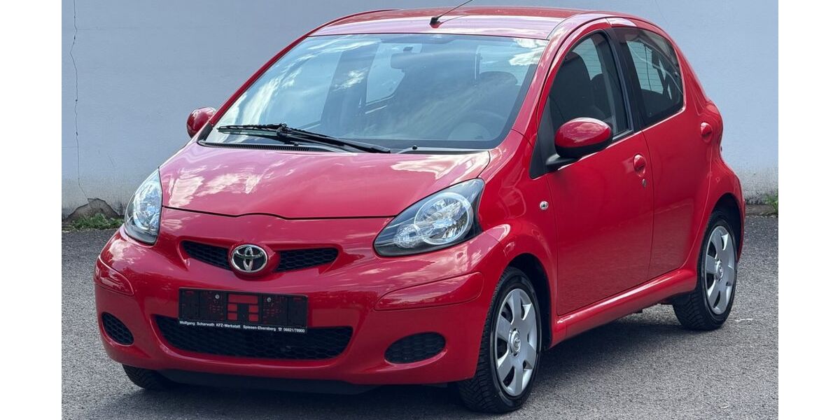 Toyota Aygo (X) 69.000 km 3.990 &euro; Völklingen 66333