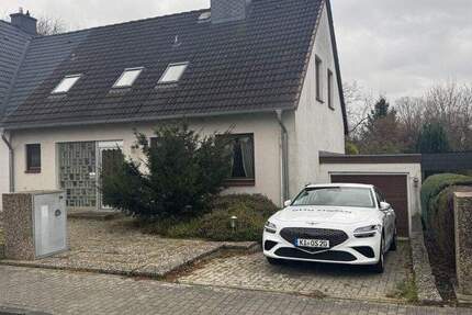 Renovierungsbedürftige Doppelhaushälfte in Kiel Pries- Ihr Projekt für individuelles Wohnen! 4 zimmer