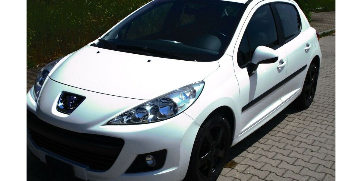 Peugeot 207 116.988 km 3.800 € Landsberg OT Spickendorf 06188