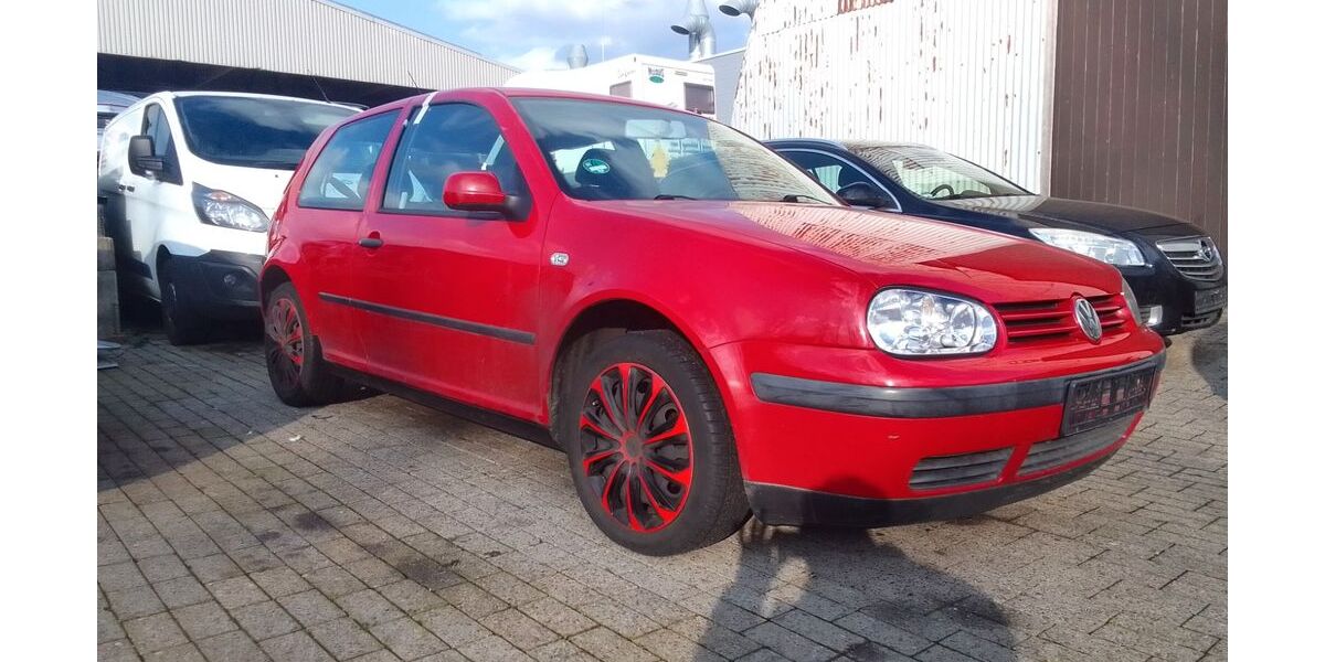VW Golf 181.000 km 1.500 &euro; Stade 21684