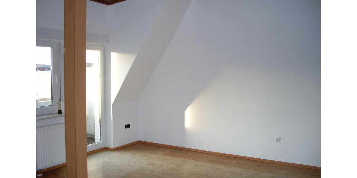 Dachgeschoßwohnung Iserlohn - 4 Zimmer, 96 m&sup2;, 600&euro; | Angebot:25922814