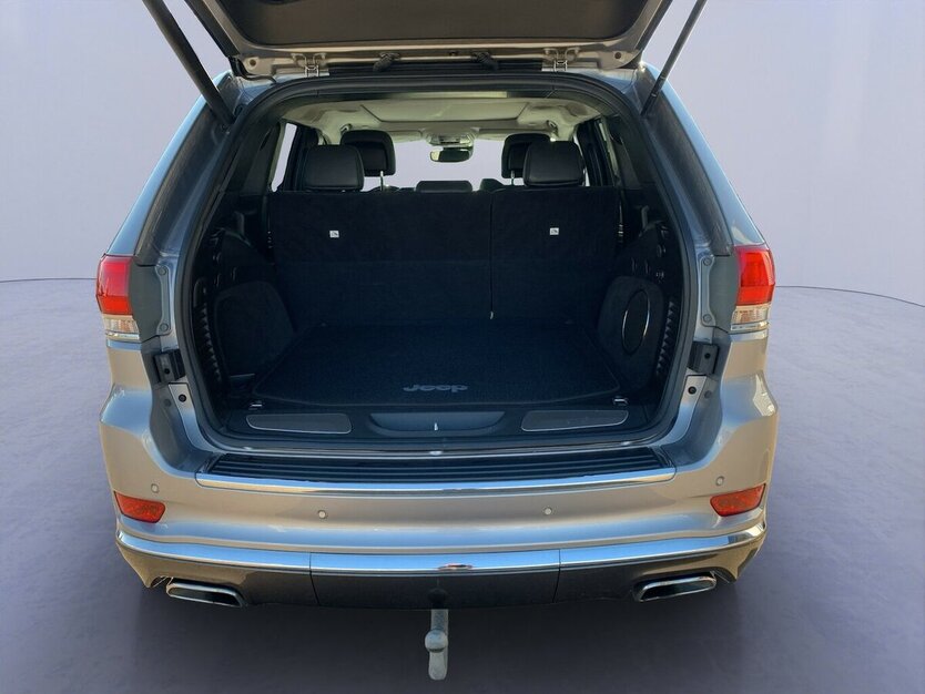 Jeep Grand Cherokee 3.0 CRD 4x4 Summit Leder NAVI PDC 88.717 km 37.900 € Backnang, 71522