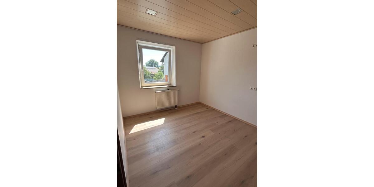 Etagenwohnung Meitingen - 5 Zimmer, 126 m&sup2;, 1.425&euro; | Angebot:25827670