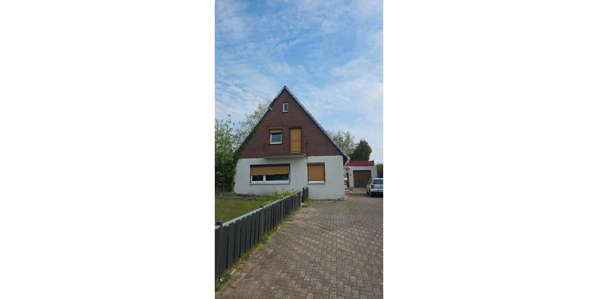 Etagenwohnung Varel - 5 Zimmer, 105 m&sup2;, 1.000&euro; | Angebot:26412507