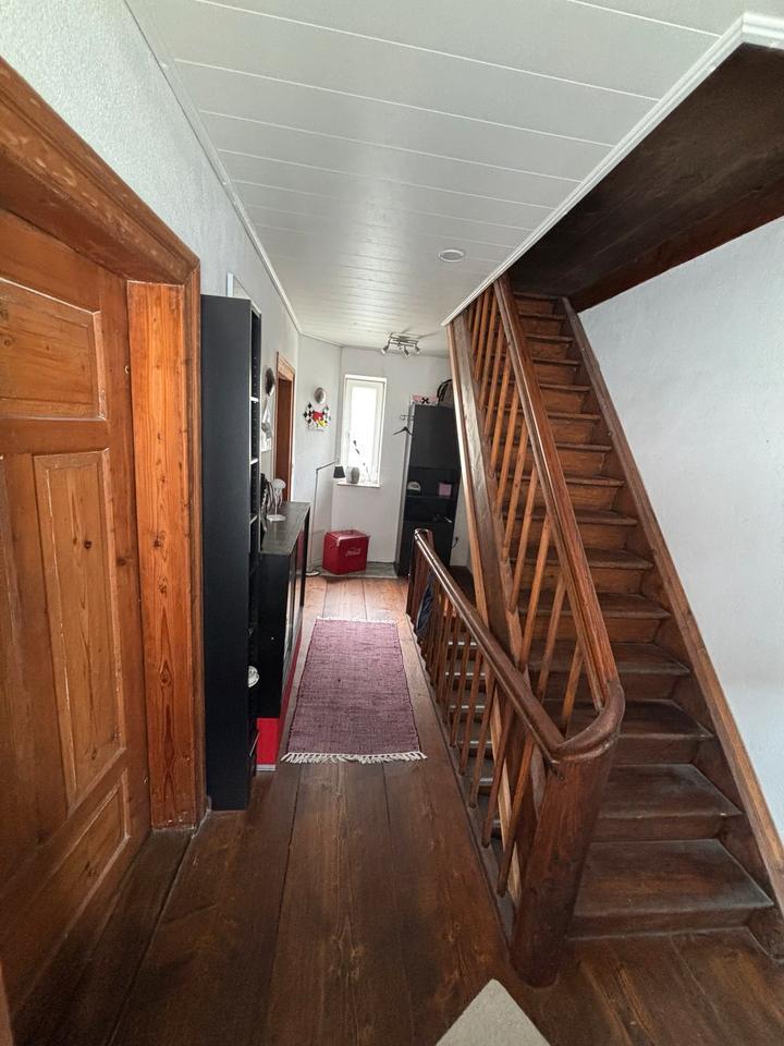 Freistehendes Einfamilienhaus mit Garten Garage + Stellplätzen zimmer