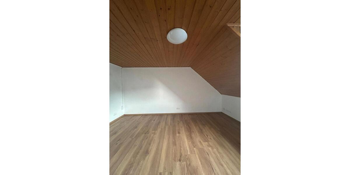 Dachgeschoßwohnung Lichtenfels - 4 Zimmer, 85 m&sup2;, 150.000&euro; | Angebot:26057932
