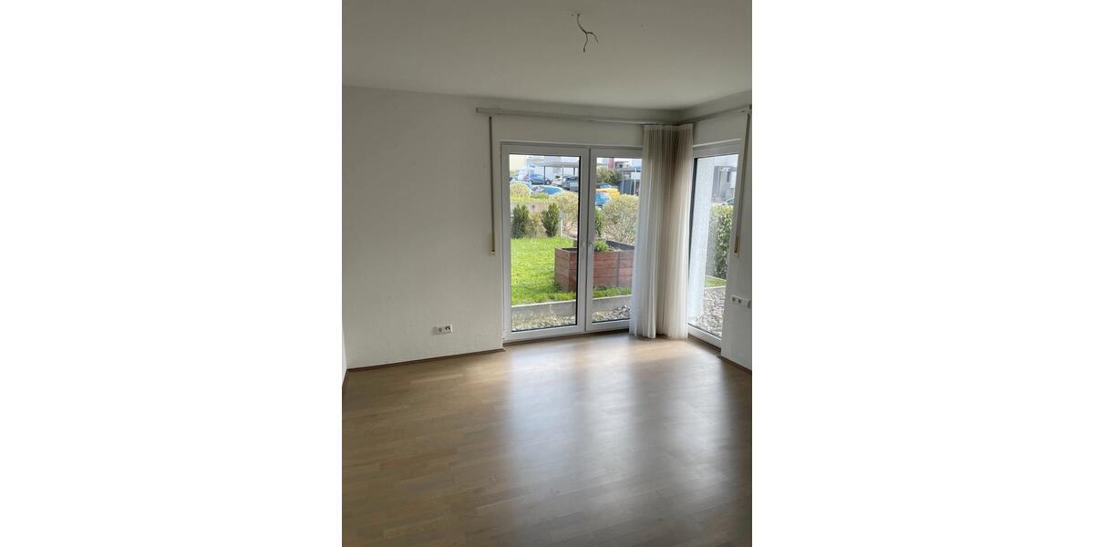 Erdgeschoßwohnung Öhringen - 4 Zimmer, 103 m&sup2;, 1.290&euro; | Angebot:26234287