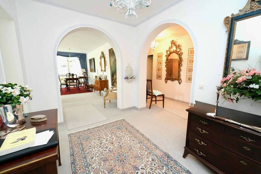 Traumhafte 122 m² Erdgeschoßwohnung mit großzügigem Garten, Terrasse und TG Platz in Büderich
