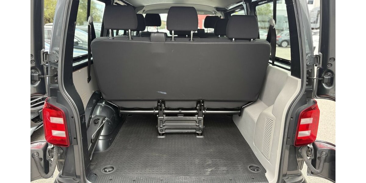 VW T6 Transporter Kasten 9-SITZER/AHK/NAVI/KAMERA 114.224 km 24.900 &euro; Villingen-Schwenningen 78054