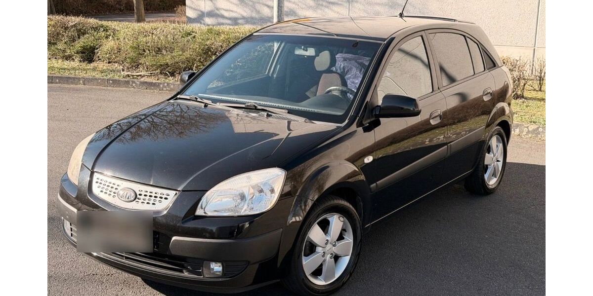 Kia Rio 183.000 km 1.950 &euro; Waldbröl 51545