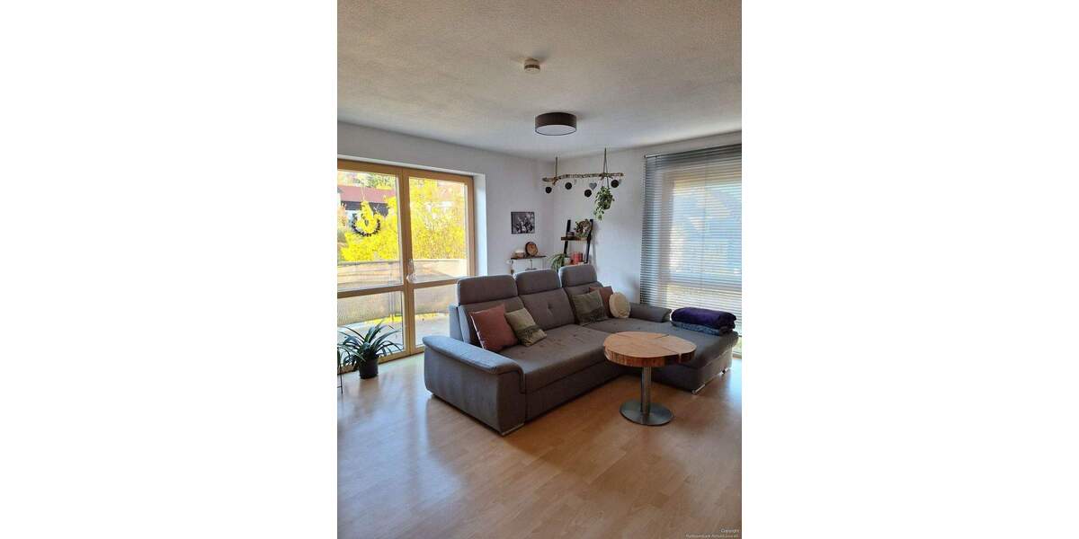 Helle 3-Zimmer-Wohnung mit Balkon in Obermässing 3 zimmer