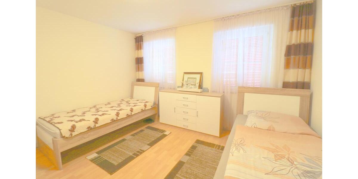 Schöne und gut geschnittene 2 12 Zimmer Wohnung in Hausen 2.5 zimmer